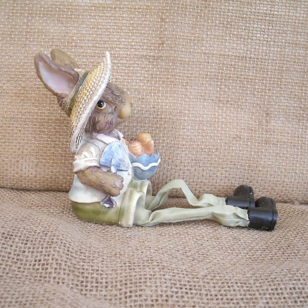 Vintage Rabbit Gardener Shelf Sitter Figurine - Picture 3 of 16